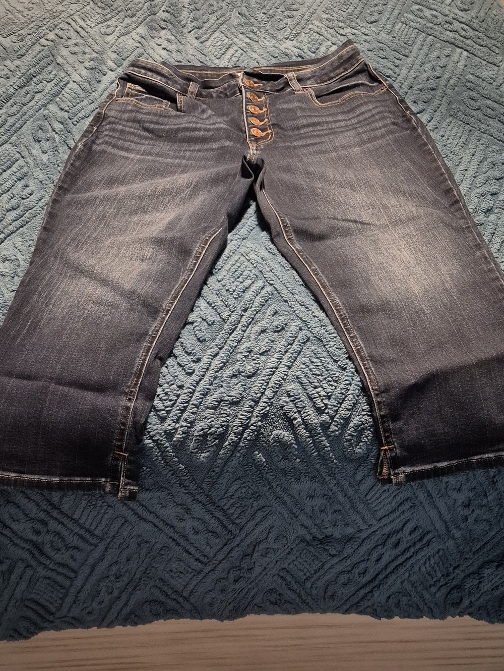 Maurices M Jeans Curvy High Rise Crop Sz 12 EUC